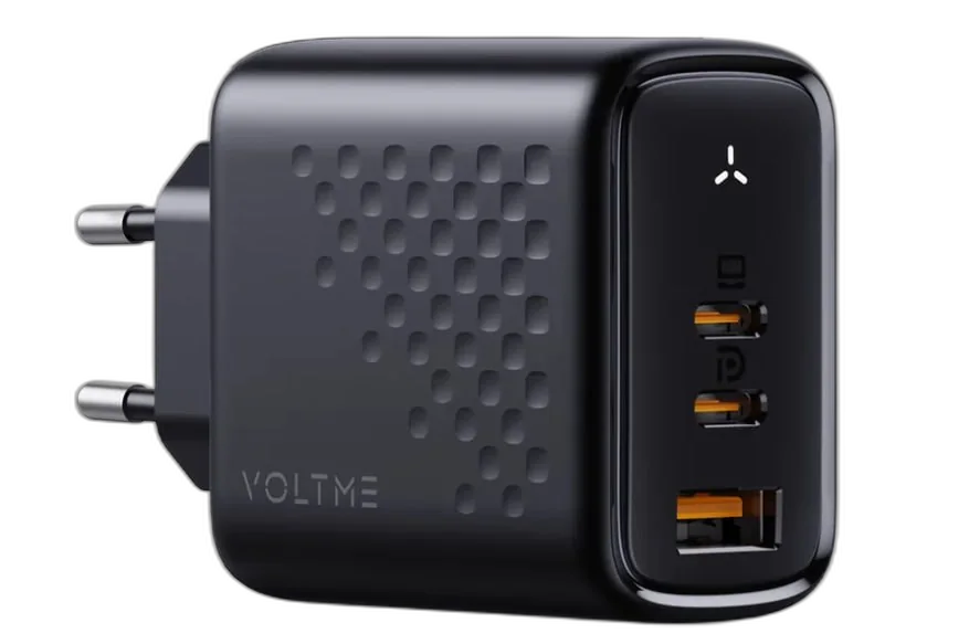 Адаптер VOLTME Revo 67CCA GaN 2xUSB-C + USB-A 67W (Black)